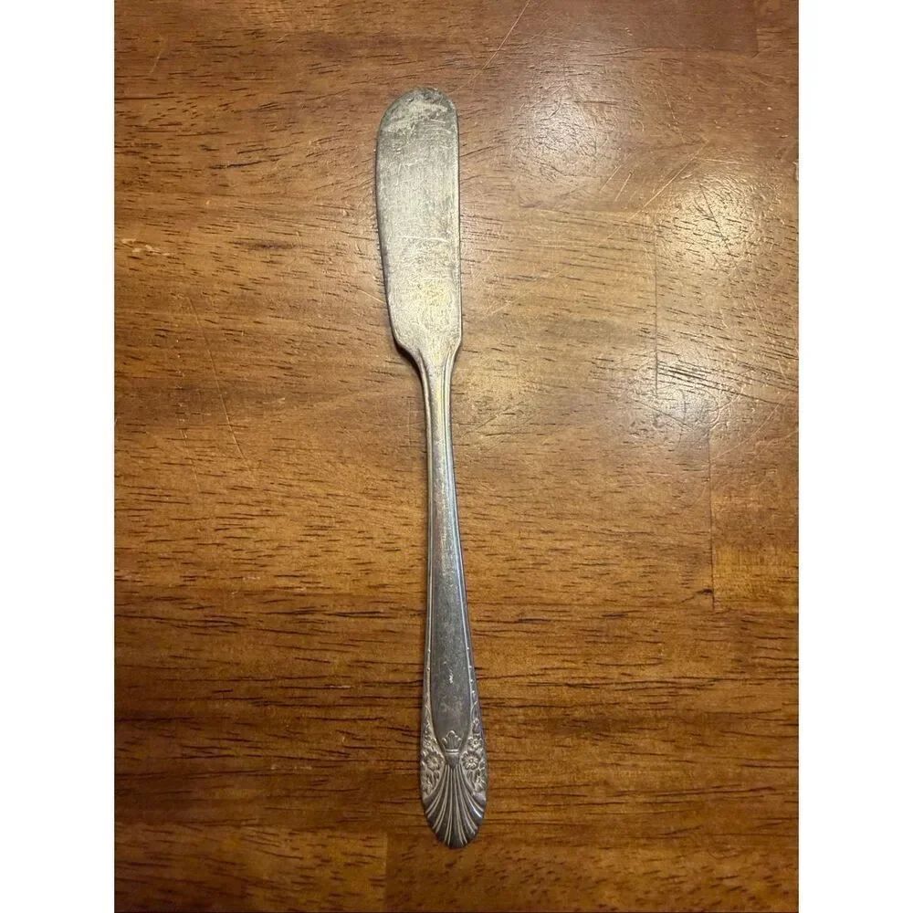 Vintage Crown Silver Co Butter Knife, Silver Plated, In “Radiance” Pattern (6621